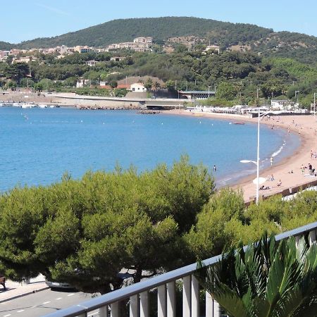 emplacement privilégié pour ce bel appartement Saint-Raphaël Exterior foto